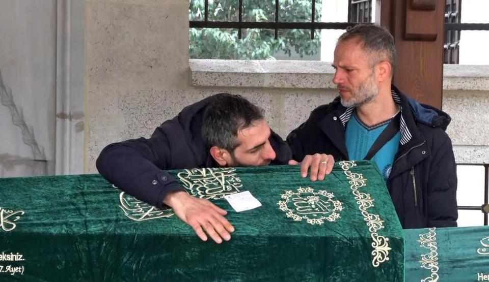 Babadan küçük kızına acı dolu veda