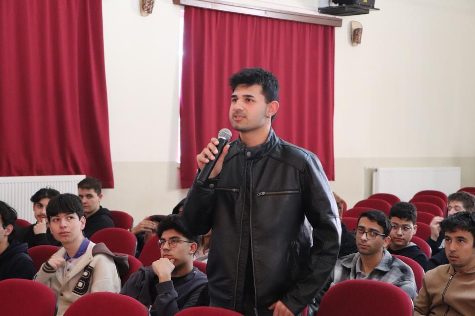 Geleceğin medya çalışanları sektör temsilcileriyle buluştu