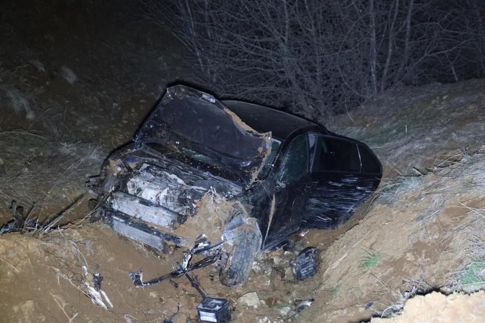 Otomobil şarampole uçtu: 2’si ağır 5 yaralı