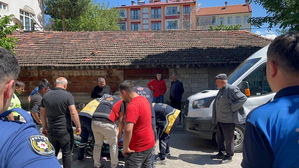 Motosikletten düşen sürücü yaralandı