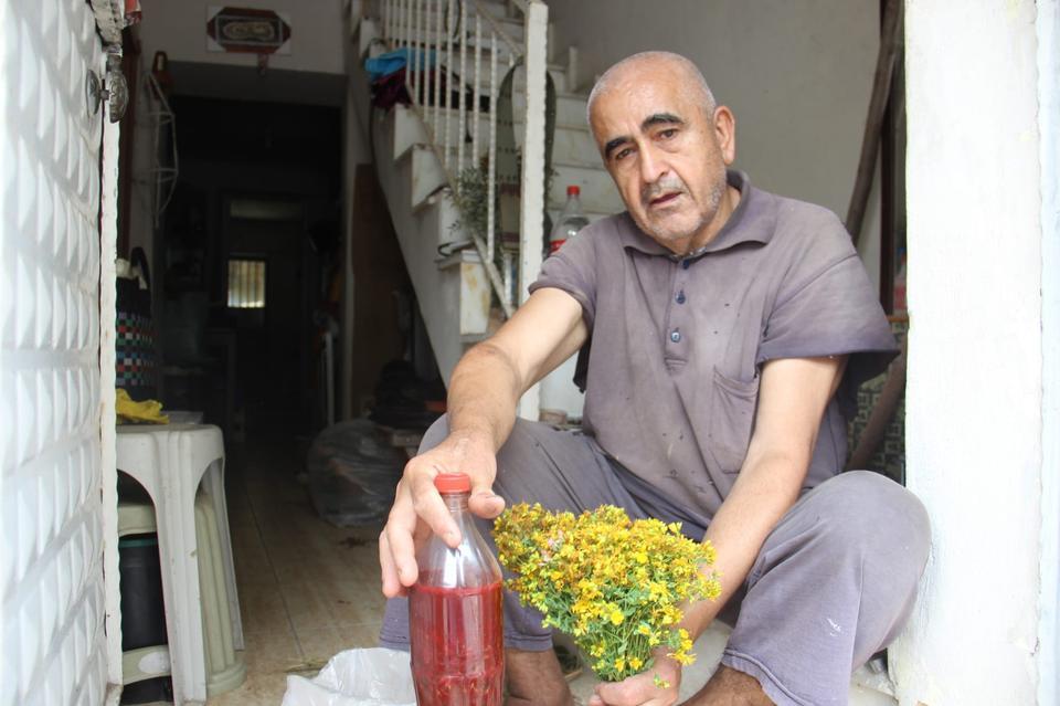 KOMŞULARININ BİR HAFTADIR HABER ALAMADIĞI ŞAHIS EVİNDE ÖLÜ BULUNDU EVİN KAPISI AÇILINCA SOKAĞI KÖTÜ KOKU KAPLADI