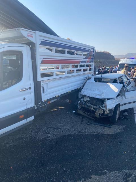 Trafik kazası: 1 ölü, 3 yaralı