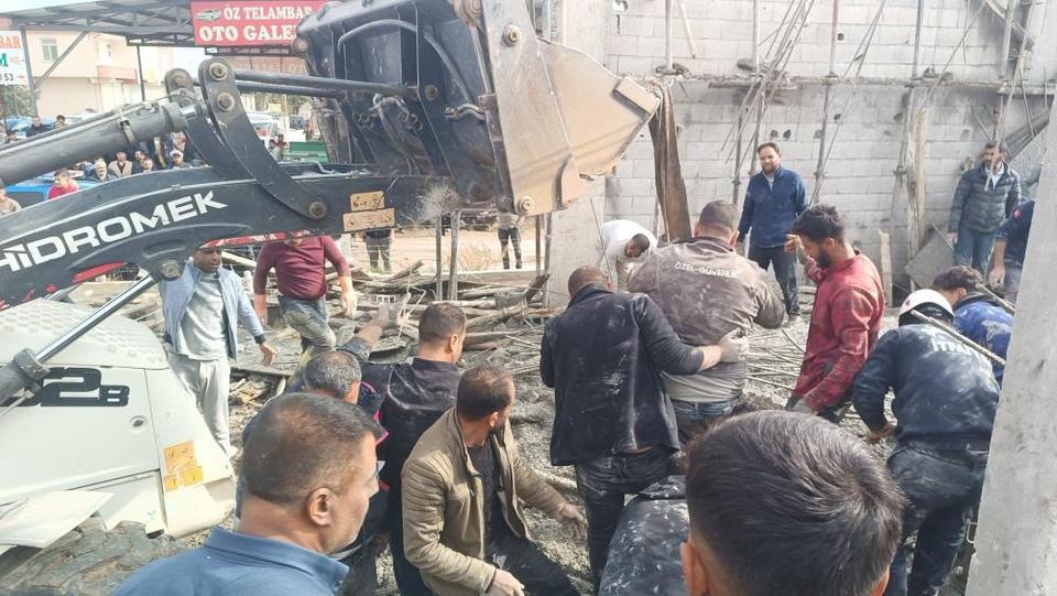 2 katlı inşaatta göçük: 5 işçi altında kaldı