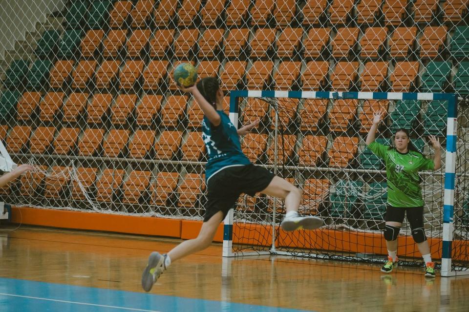 Minikler Hentbol Türkiye Şampiyonası Aydın'da başladı