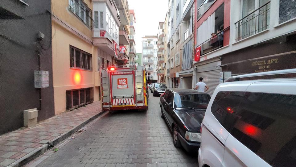 KALDIĞI EVİ ATEŞE VERİP, KAÇTI