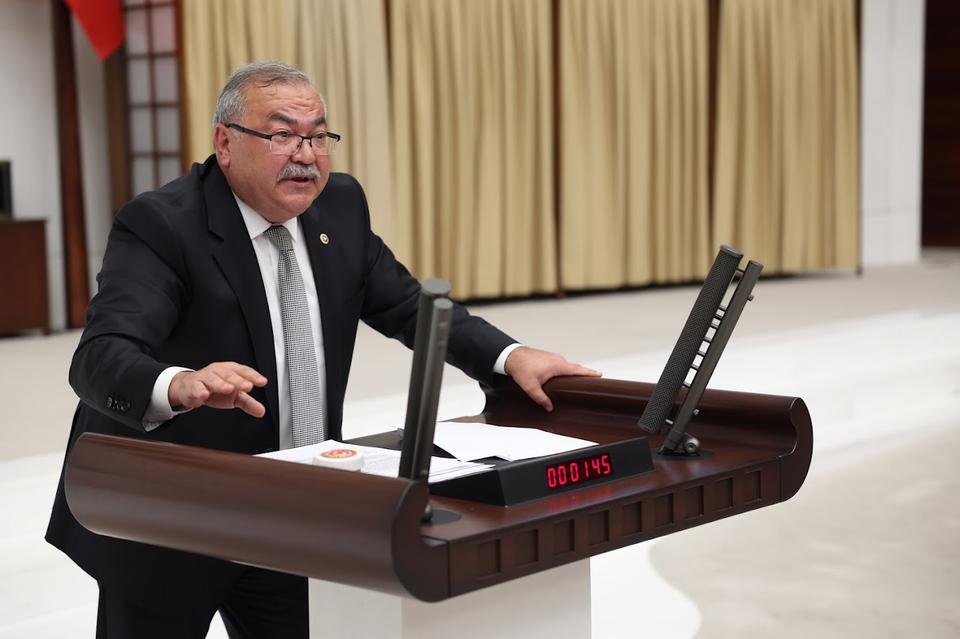 “Dünya destekliyor, bizim çiftçimiz kaderine terk ediliyor”