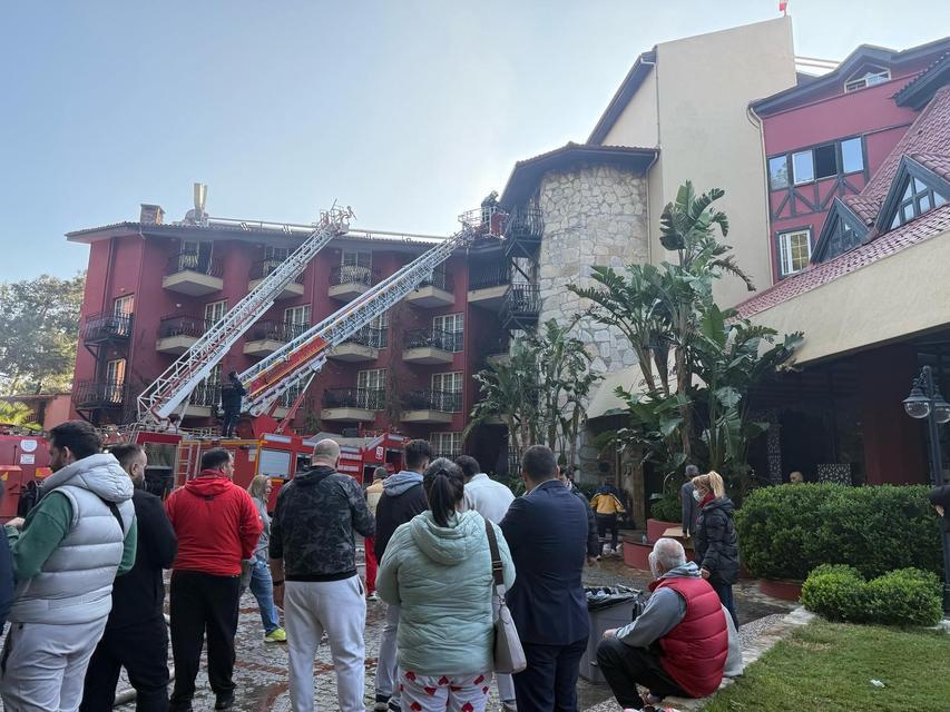 Marmaris’teki otel yangını kontrol altına alındı, 650 kişi büyük tehlike atlattı