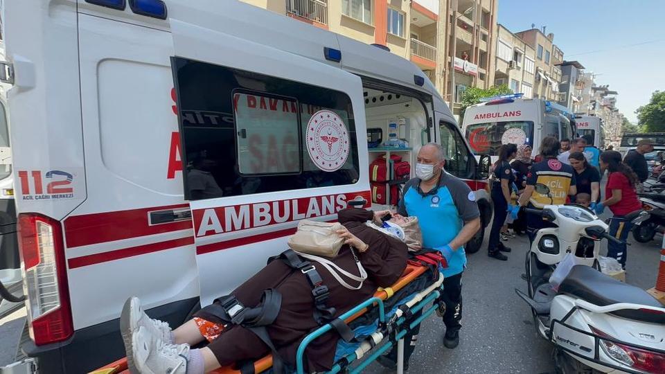 Aydın'da anne ve 3 çocuğa motosiklet çarptı