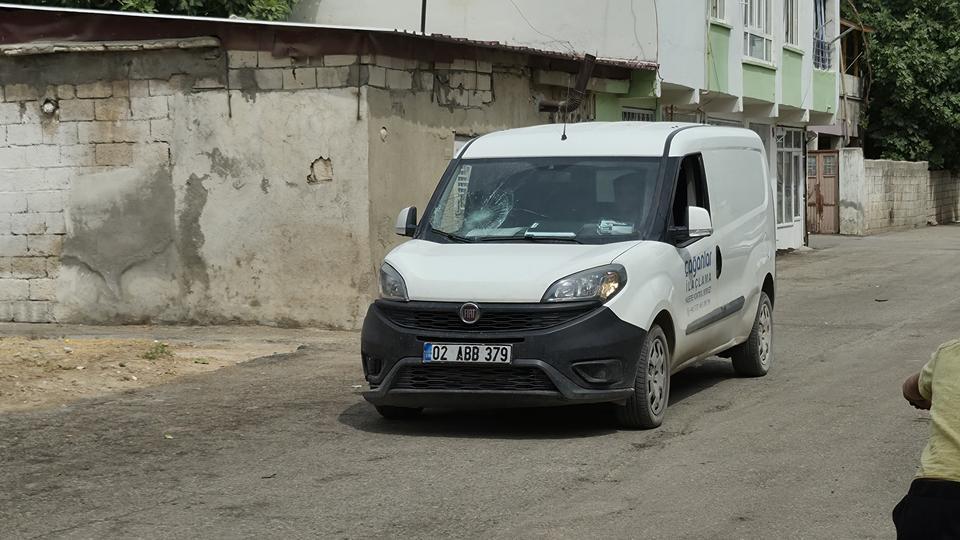 Motosiklet ile otomobil çarpıştı: 1 yaralı