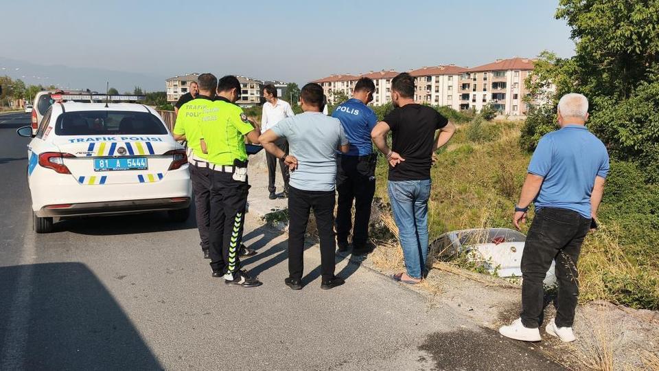 Kontrolden çıkan otomobil tarlaya uçtu: 1 kişi yaralandı