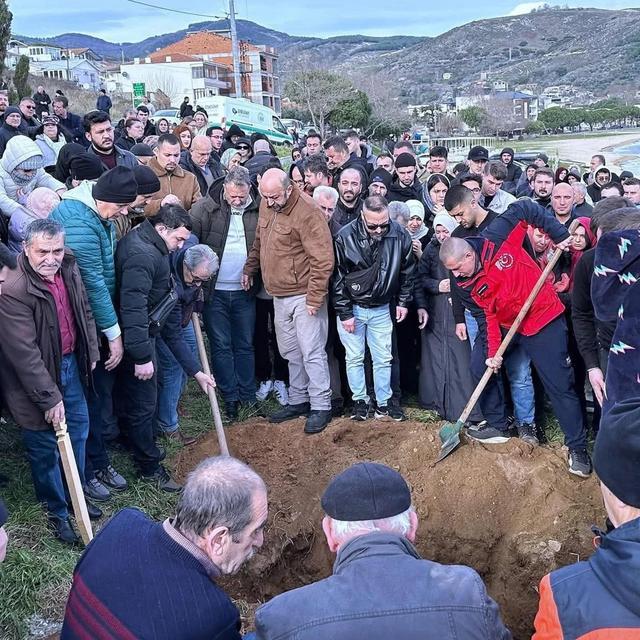 Babasının böbreğiyle hayata tutunan genç öğretmen vefat etti