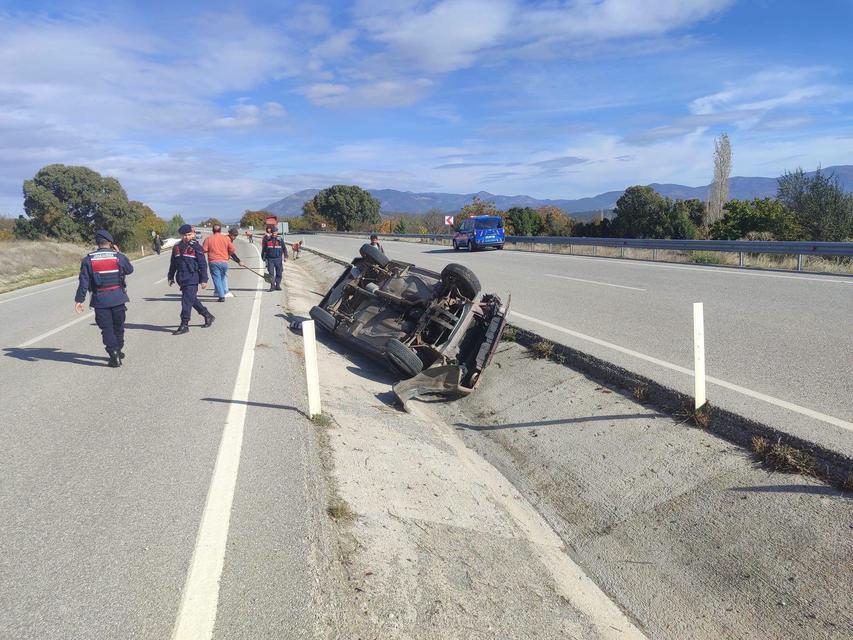 Burdur'da iki otomobil çarpıştı: 2 yaralı