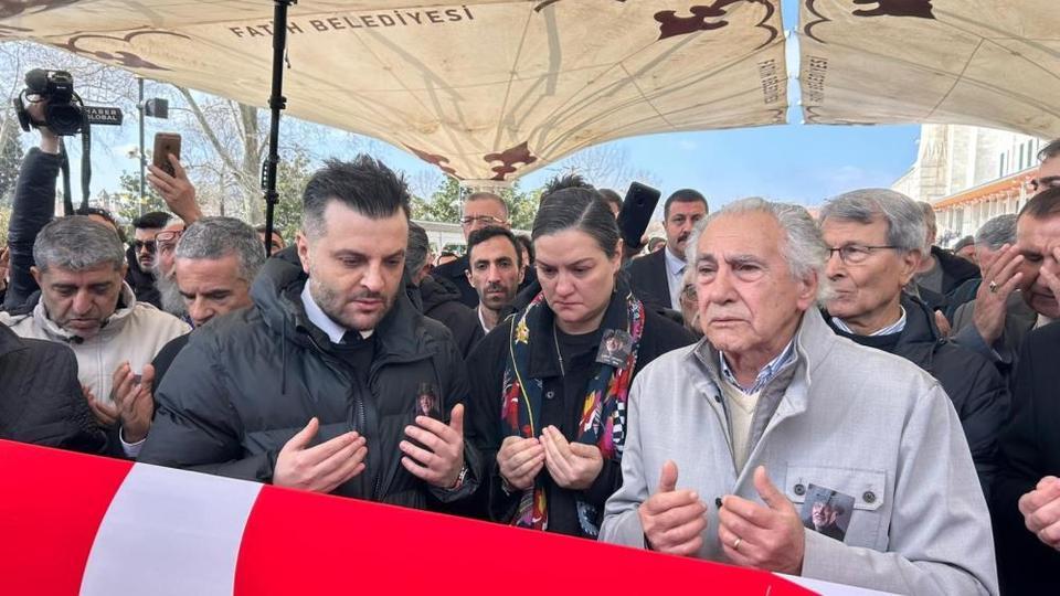 İlber Ortaylı için Fatih Camii'nde cenaze töreni düzenleniyor