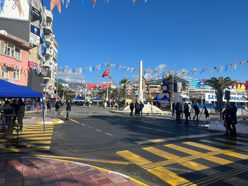 ERDOĞAN'IN AYDIN PROGRAMI ÖNCESİ VATANDAŞLAR ALANA ALINMAYA BAŞLANDI