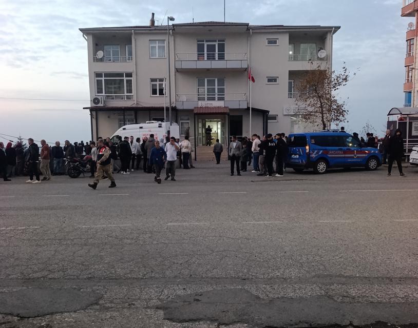 Asansör boşluğuna düşen işçi hayatını kaybetti