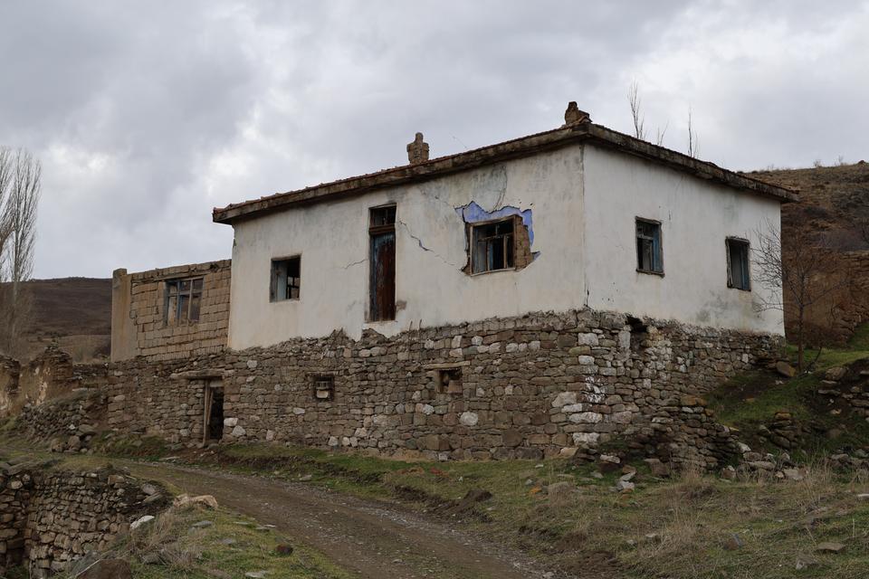 ÜÇ HARFLİLER SÖYLENTİSİ KÖYÜN TERK EDİLMESİNE NEDEN OLDU