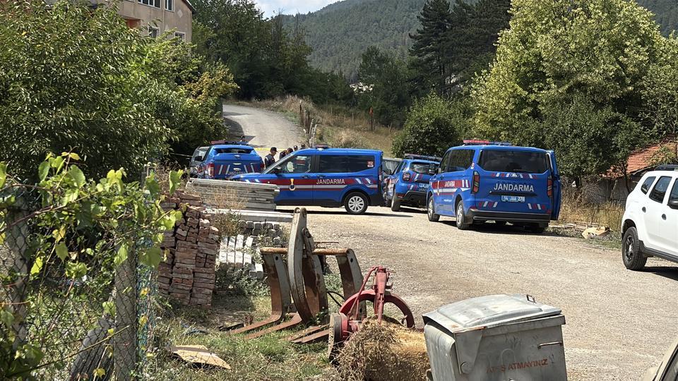 BOLU'DA ARAZİ ANLAŞMALIĞINDA KAN AKTI: BABA VE OĞLU ÖLDÜ
