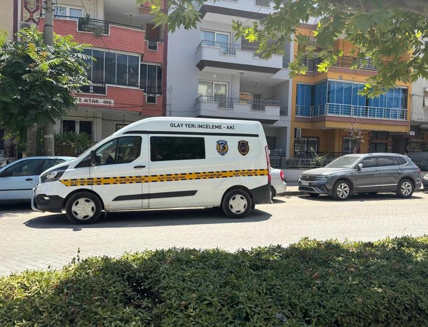 Boşanma aşamasındaki eşini öldürdü, kızını da darp etti