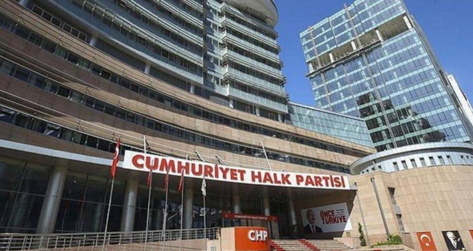 Cemil Tugay'dan sonra bir belediye başkanı daha CHP'den istifa etti