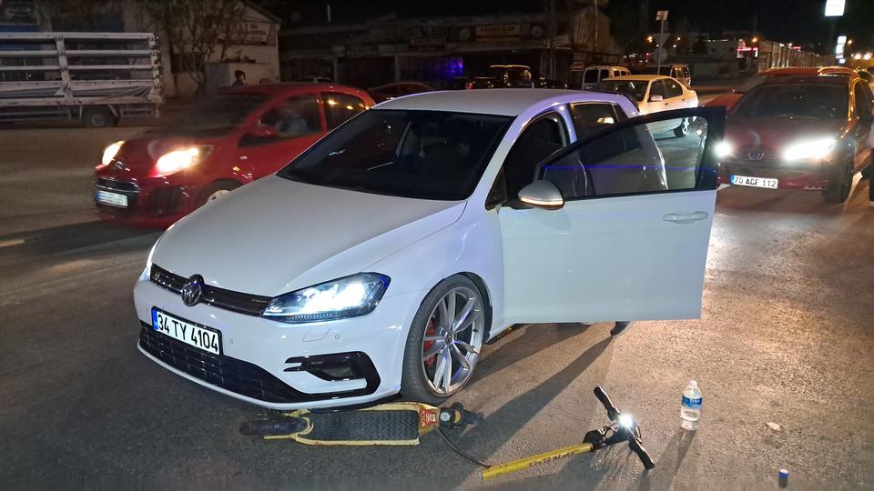 Otomobil ile elektrikli skuter çarpıştı: 2 yaralı
