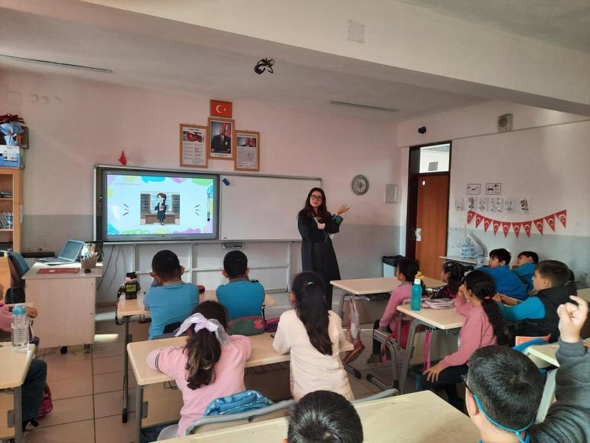 Aydın'da öğrenciler avukatlık mesleğini tanıdı