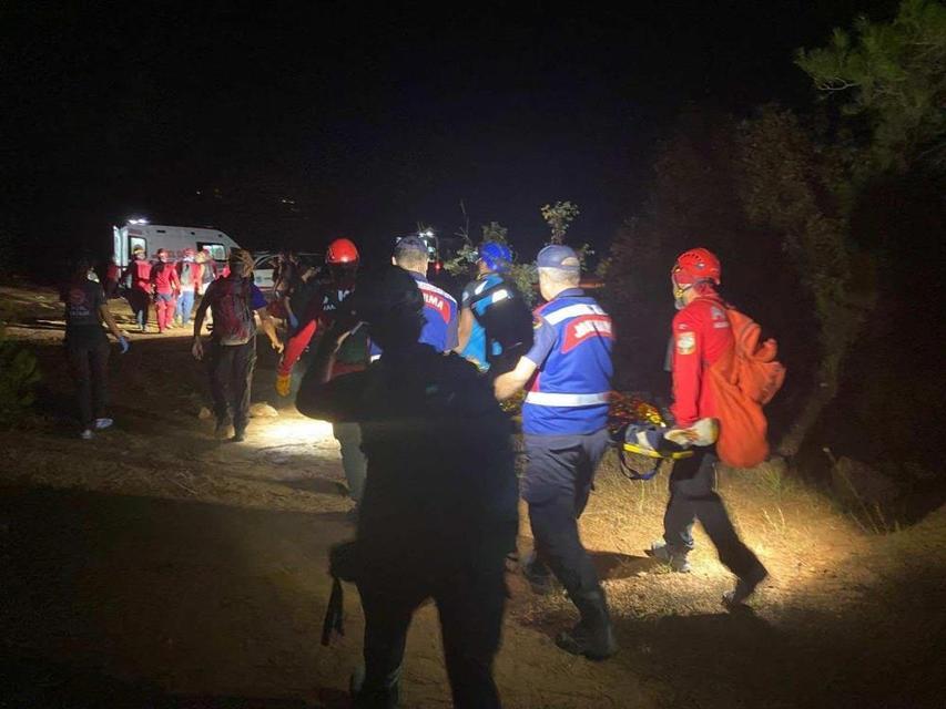 Mağarada mahsur kalan 2 çocuk kurtarıldı