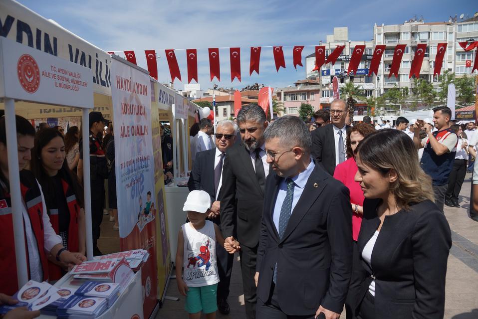 AYDIN'DA AİLE YILI KORTEJ YÜRÜYÜŞÜ YAPILDI