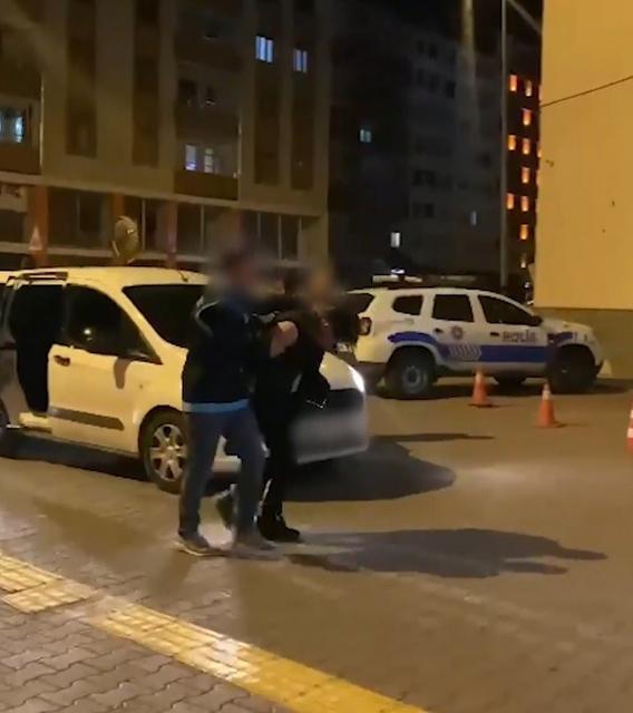 Silahlı gasp çetesi 60 kişilik özel ekiple yakalandı