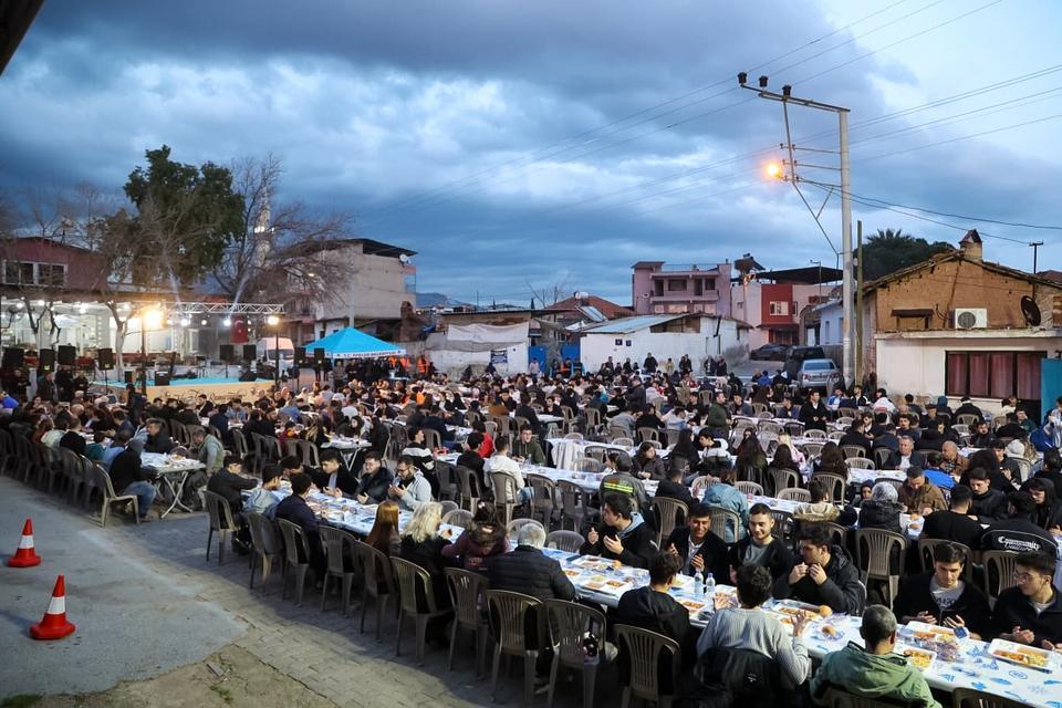 Efeler’in Ramazan buluşması Işıklı Mahallesi’nde devam etti