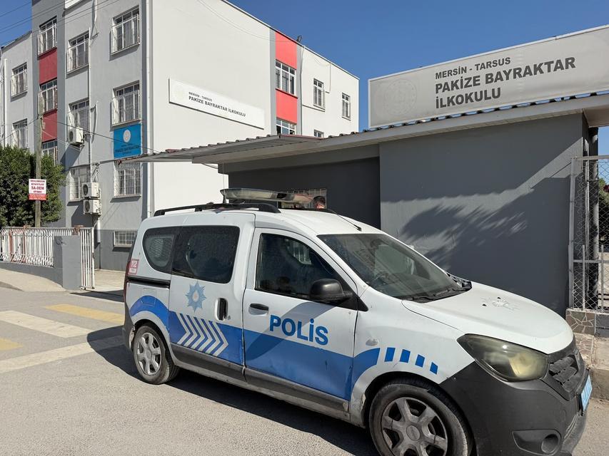 TARSUS'TA 1. SINIF ÖĞRENCİSİNİN ÇANTASINDAN TABANCA ÇIKTI