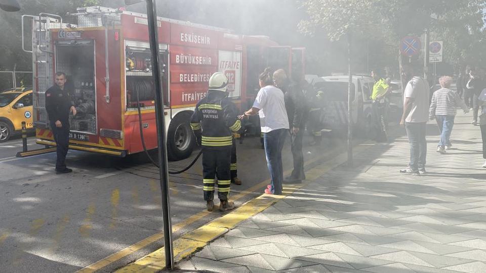 Yangına giden itfaiye ekipleri ilerleyemedi