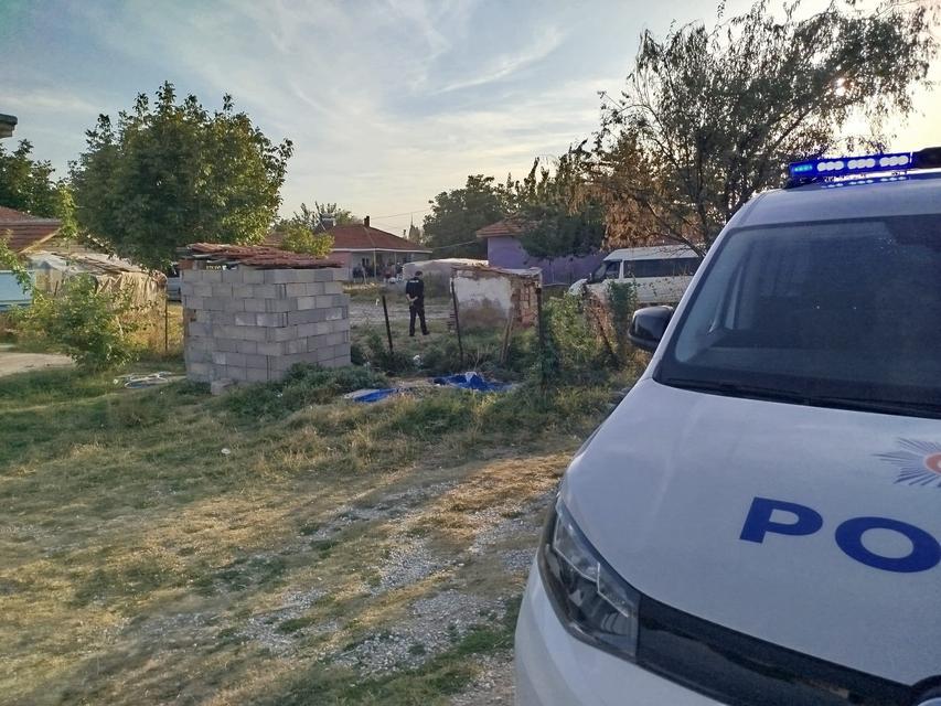 Komşu aileler silahla çatıştı: 1'i çocuk 5 yaralı