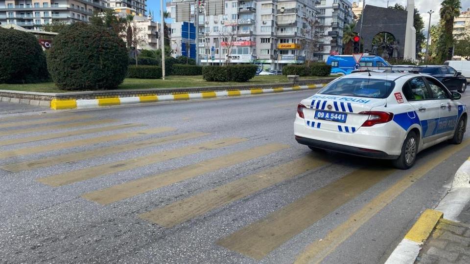 Aydın'da para transfer aracının çarptığı genç kız yaralandı