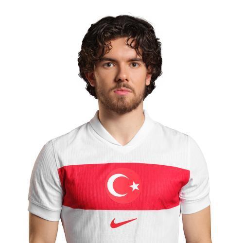Ferdi Kadıoğlu kimdir? Çok yönlü futboluyla dikkat çekiyor
