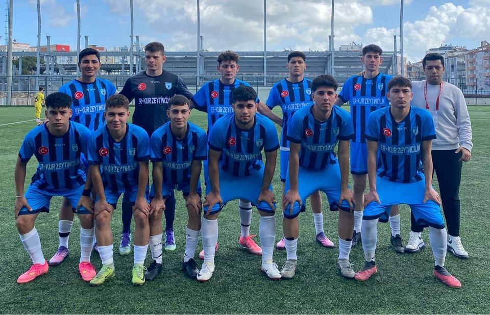 Feslek Gelenbe'nin gençleri efelendi