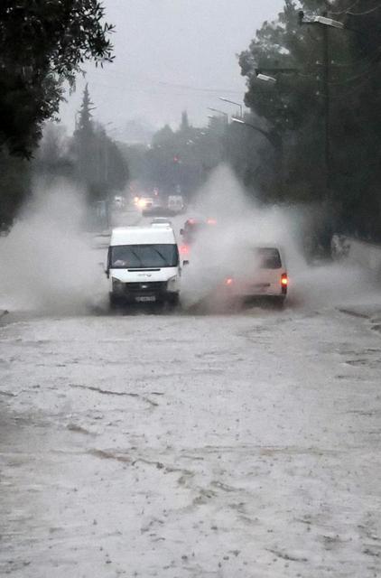 7 ilçeye gök gürültülü sağanak yağmur uyarısı