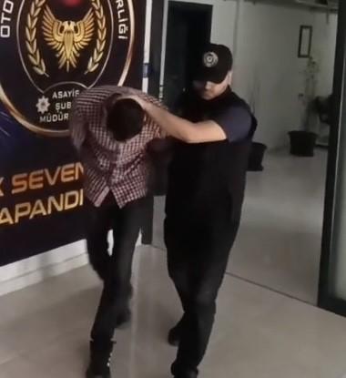 HIRSIZLIK YAPTIKTAN SONRA KIYAFETLERİNİ DEĞİŞTİRDİ, YAKAYI ELE VERDİ