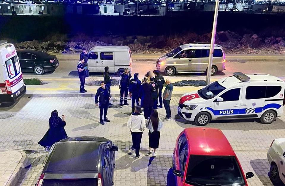 Akrabalar arasındaki kavgada 3 kişi yaralandı