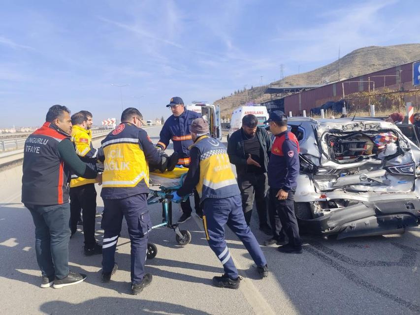 Cip ile kamyon çarpıştı: 5 yaralı