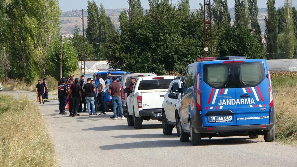 AMCA-YEĞEN KAVGASI KANLI BİTTİ: 1 ÖLÜ, 1 YARALI