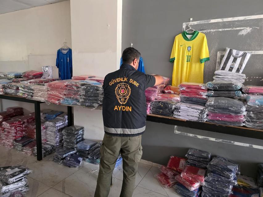 Aydın’da 6 bin 908 taklit spor ürünü ele geçirildi