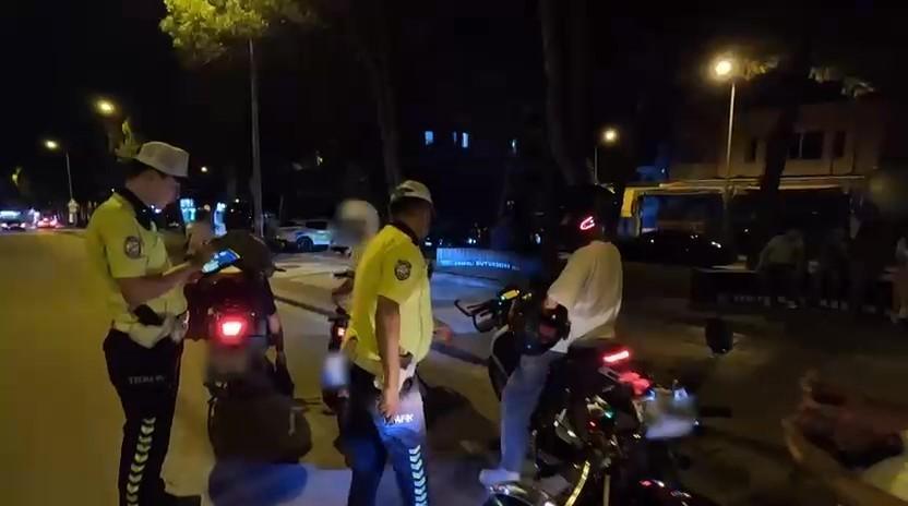 Emniyet motosiklet sürücülerine yönelik denetimleri arttırdı