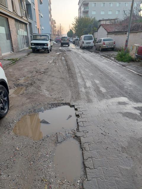 İncirliova’da yazdan beri kapanmayan çukur isyan ettirdi