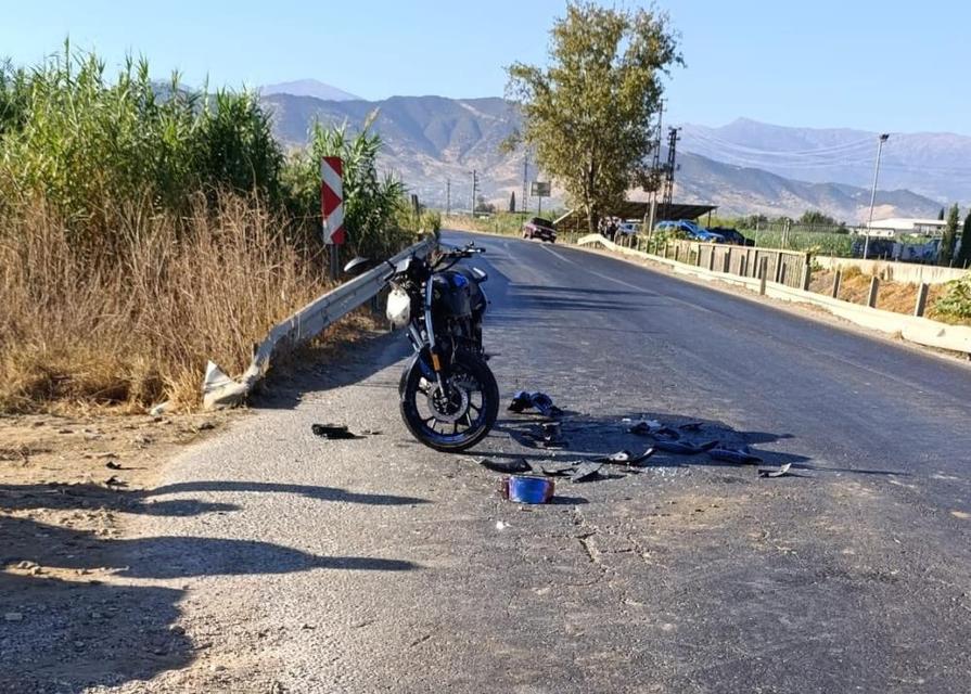 Kamyonet ile motosiklet çarpıştı: 1 ağır yaralı