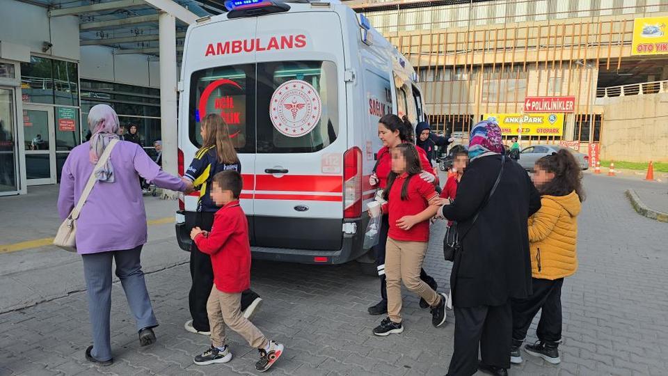 Yardım etkinliğinde satılan dönerden 28 öğrenci zehirlendi