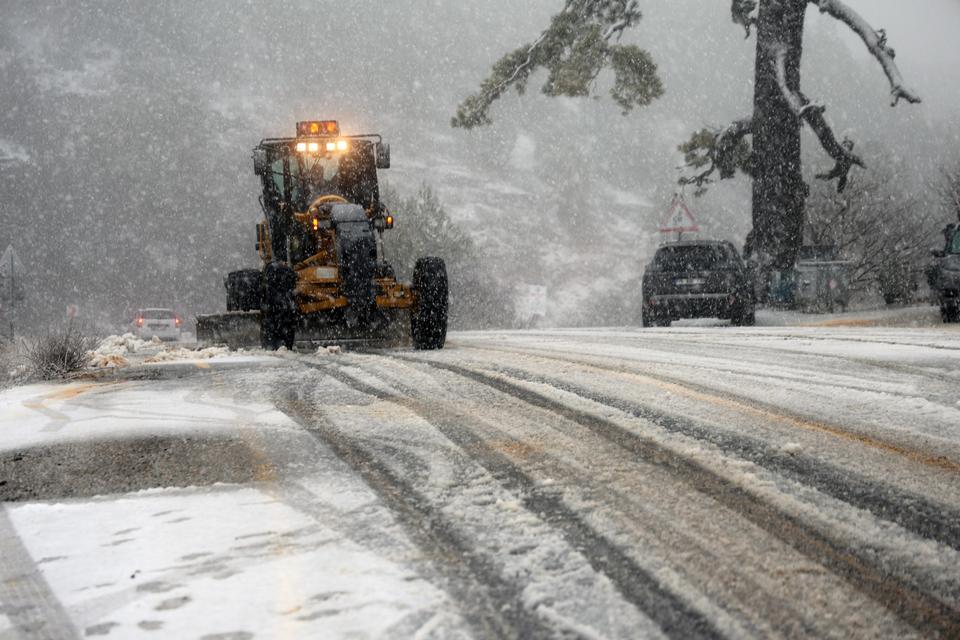 Muğla’da kar yağışı etkili olmaya başladı