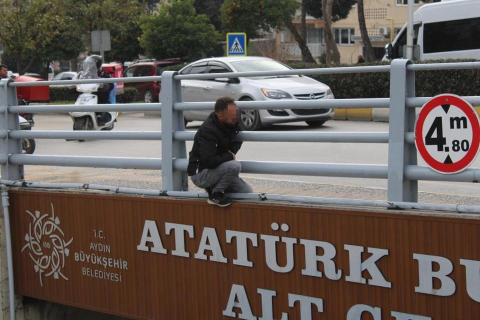Aydın’da alt geçitte yürekleri ağza getiren olay: Baba son anda kurtarıldı