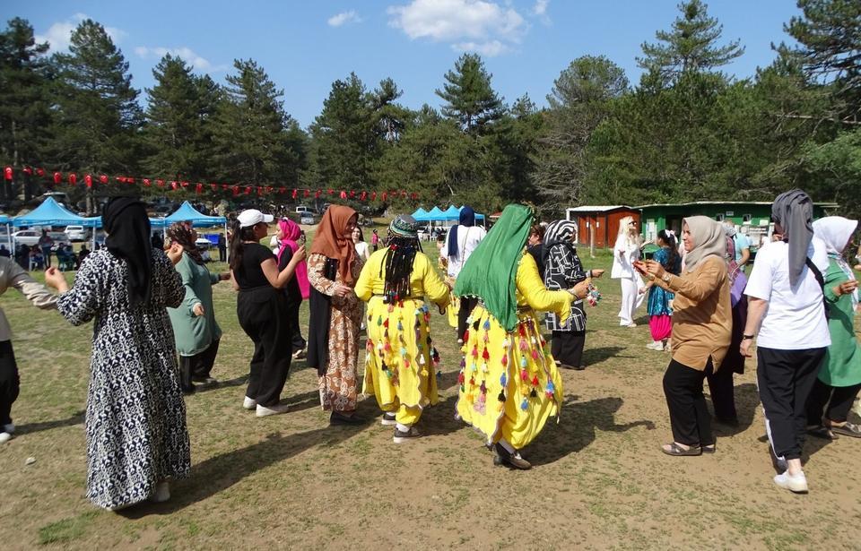 Simav Gölcük Yaylası'ndaki Yörük Şenliği ilgi gördü