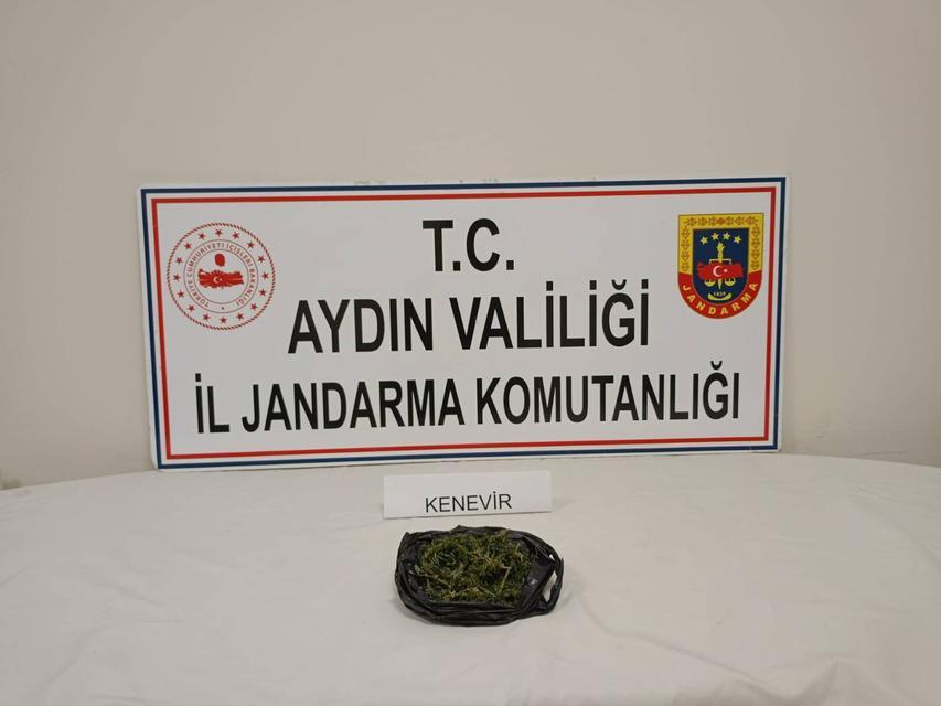 Aydın’da yol kenarına atılan poşetten uyuşturucu çıktı