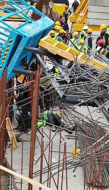 İŞÇİ BAYRAMI'NDA ÇALIŞIRKEN DEMİRLERİN ALTINDA KALDILAR: 3 YARALI
